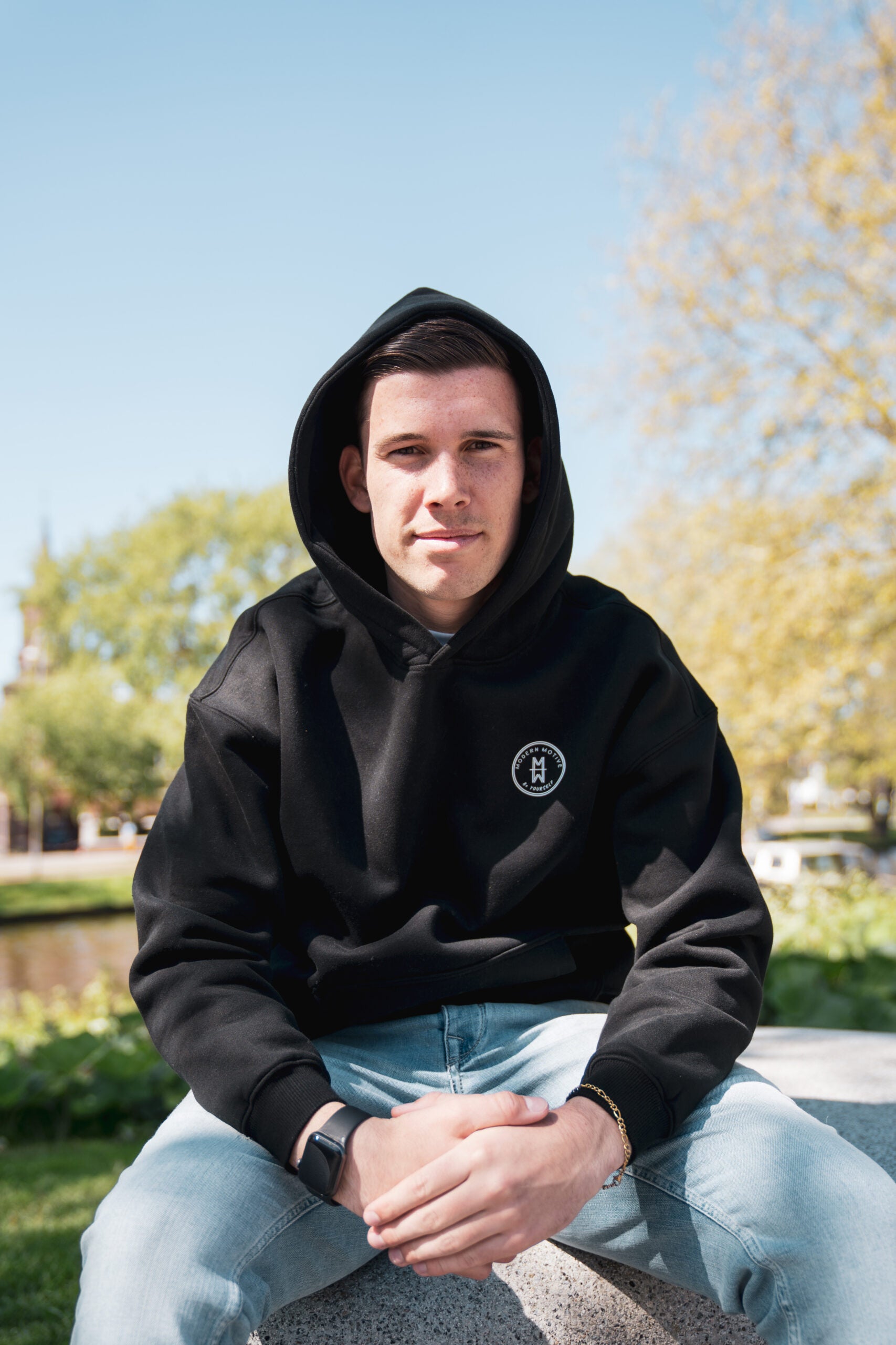 Zwarte Be Yourself Hoodie van Modern Motive met minimalistisch design voor heren
