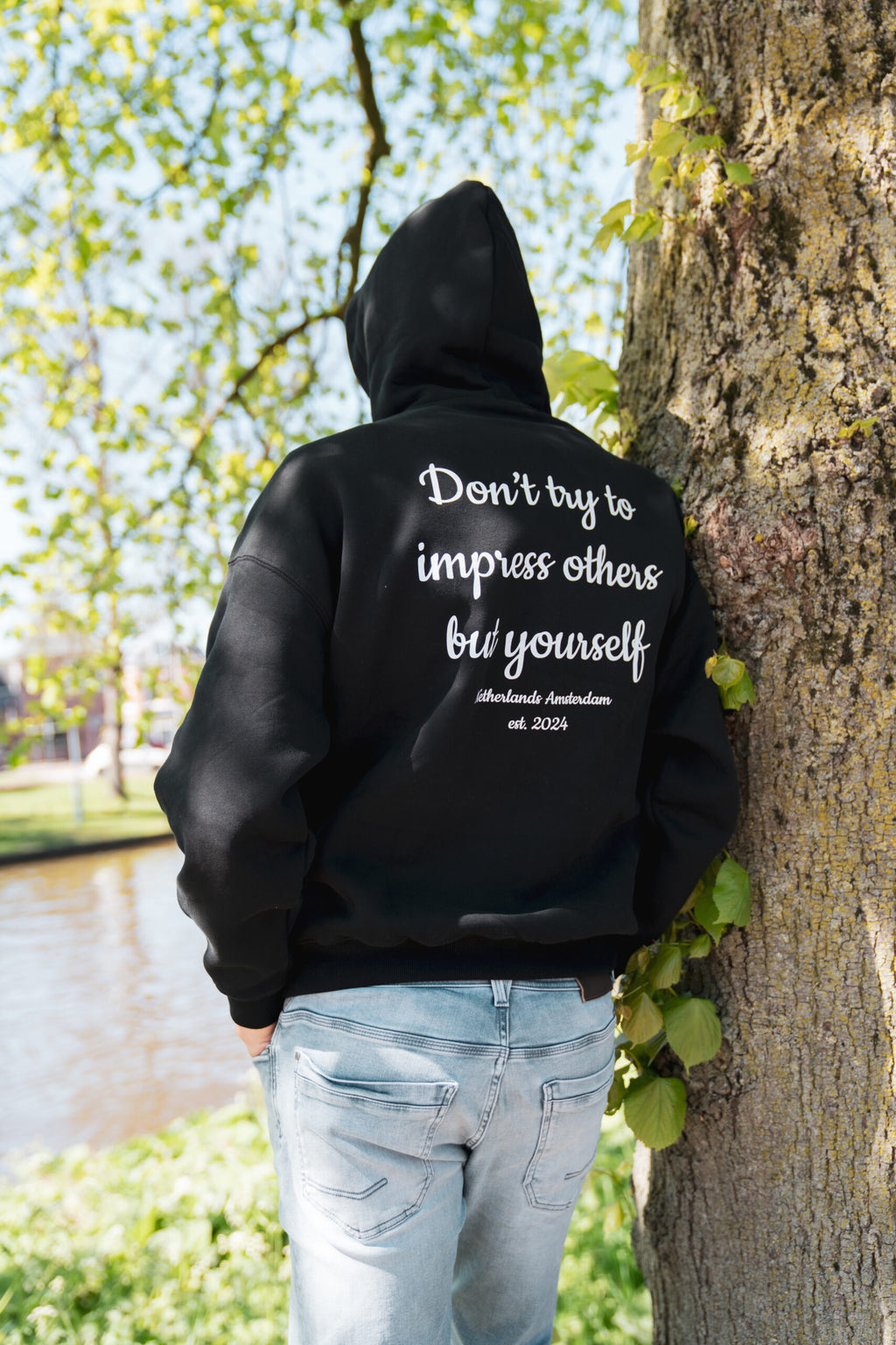 Zwarte Be Yourself Hoodie van Modern Motive met minimalistisch design voor heren