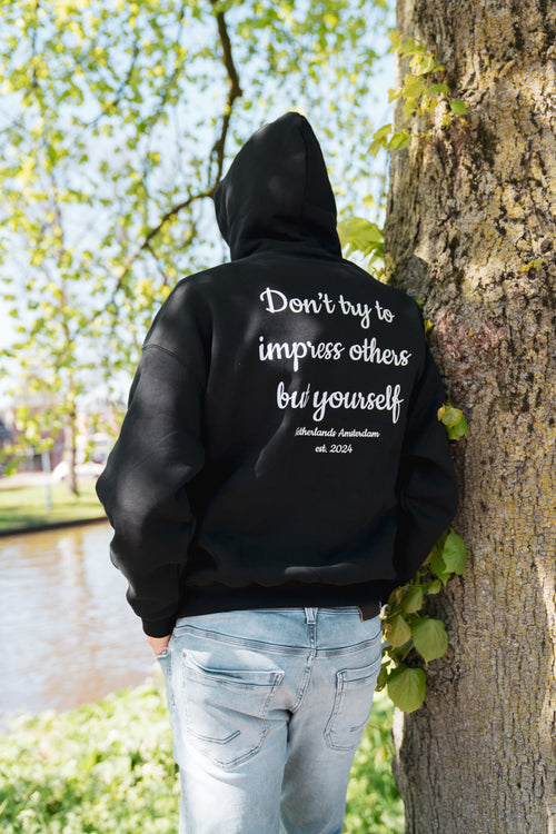 Zwarte Be Yourself Hoodie van Modern Motive met minimalistisch design voor heren
